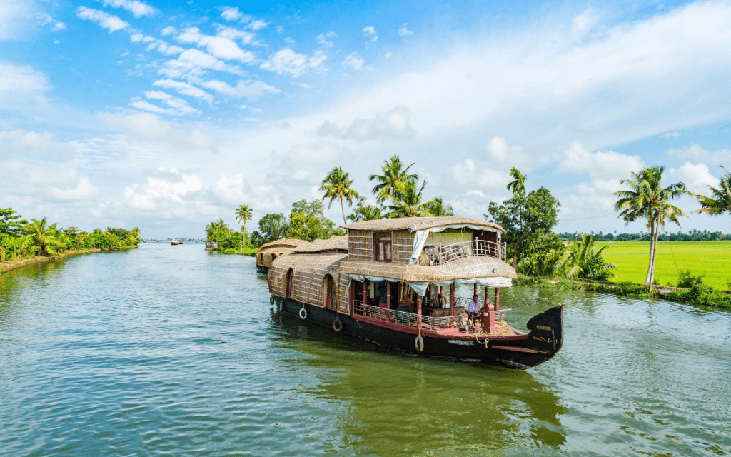 premium houseboats in Alleppey Kerala