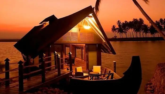 luxury honeymoon in houseboat 2023
